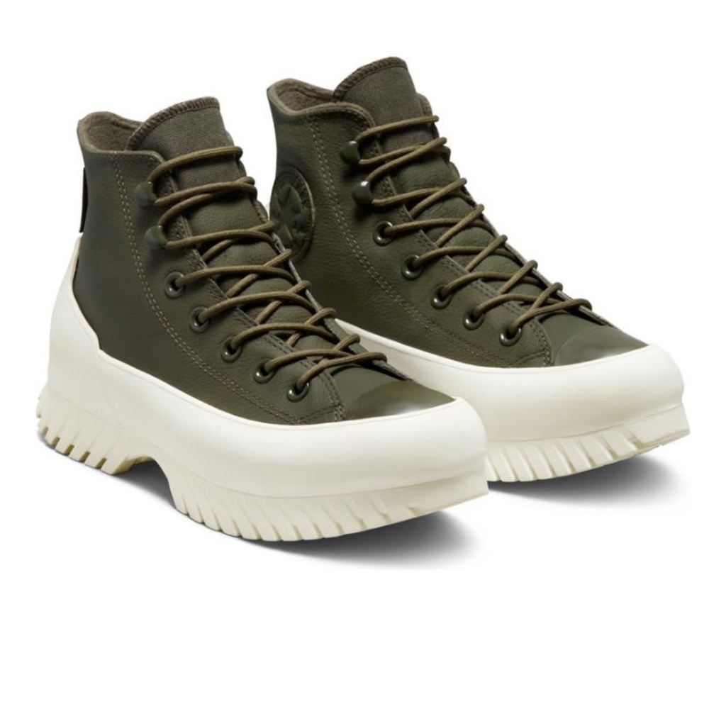 NIB Converse leather lugged sneakers